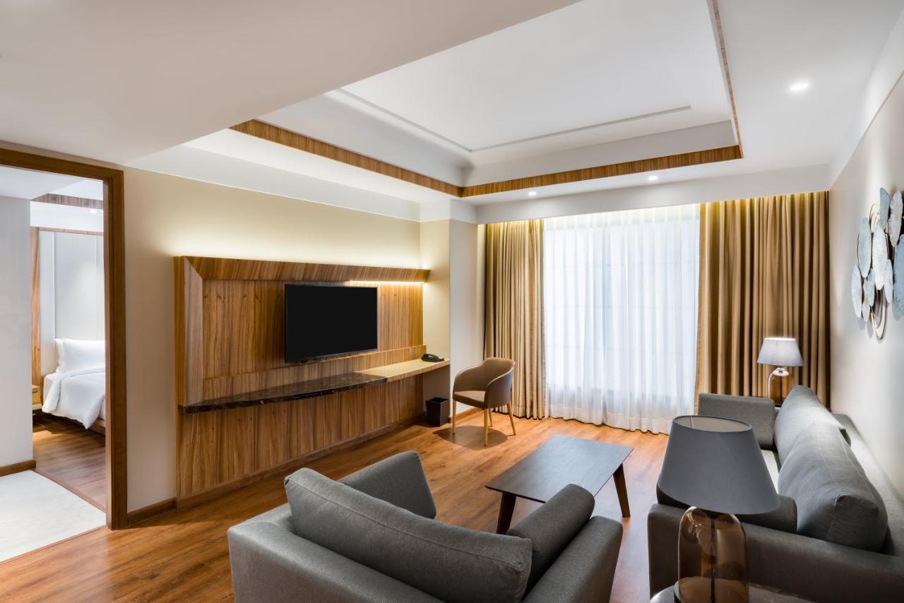 Radisson Bhopal Hotel Bagian luar foto