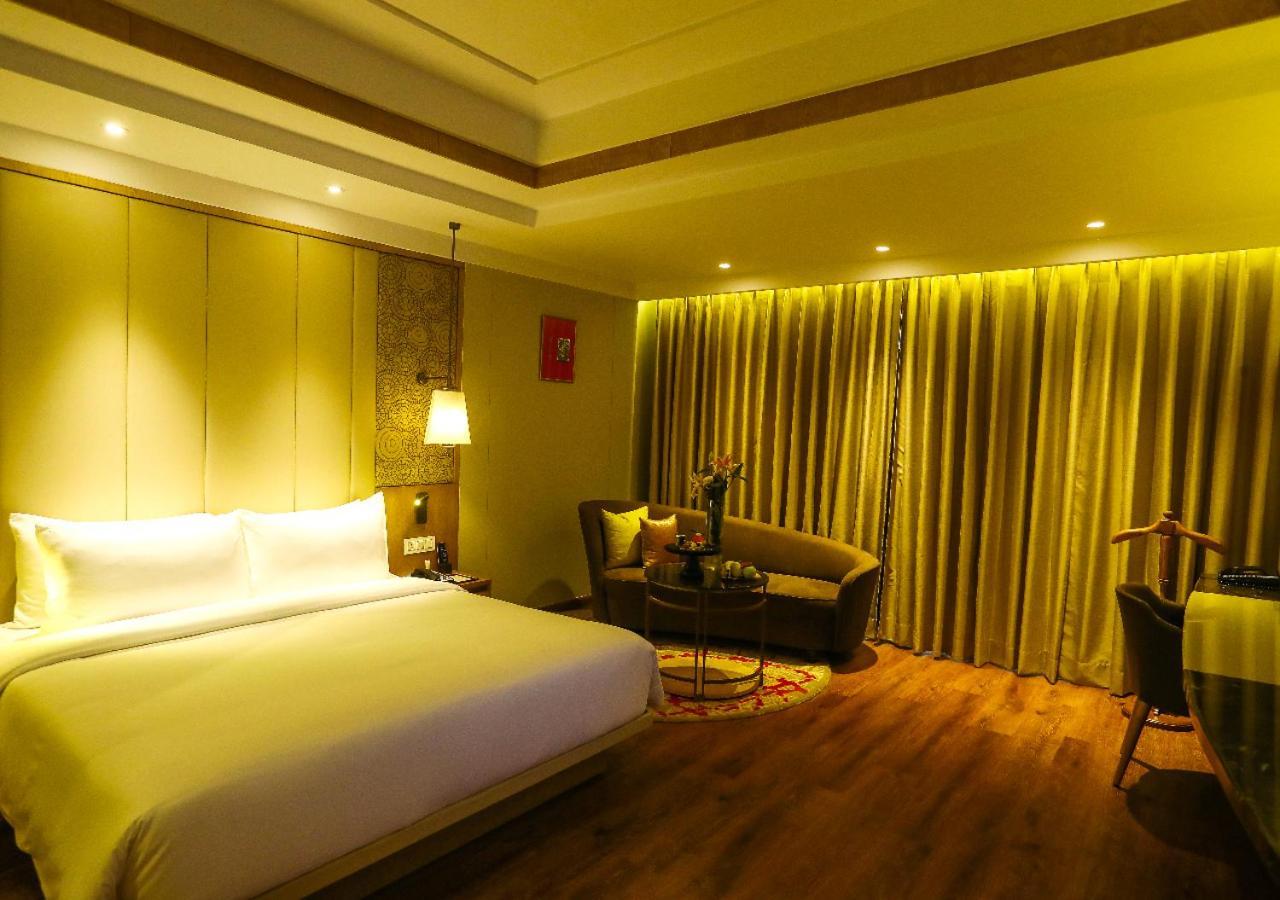 Radisson Bhopal Hotel Bagian luar foto