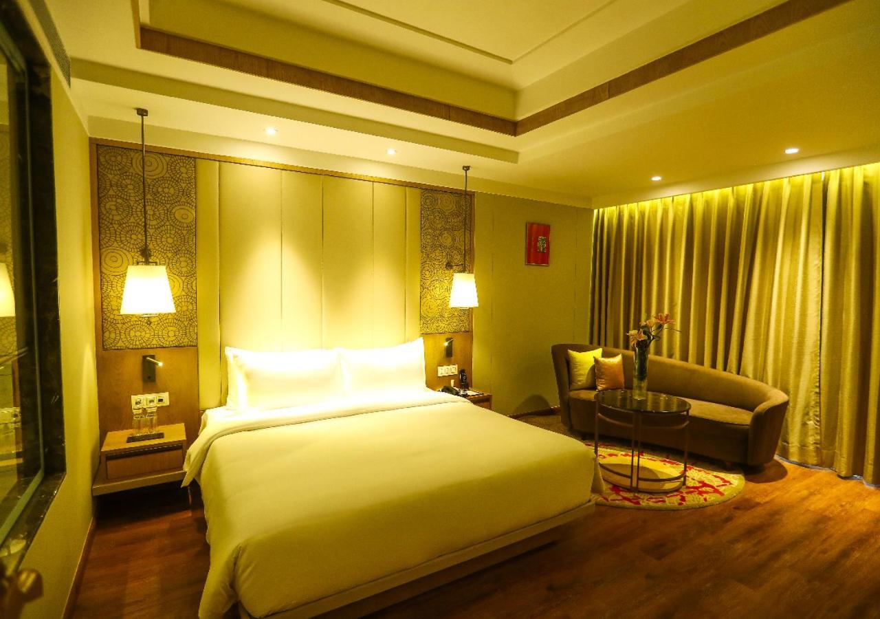 Radisson Bhopal Hotel Bagian luar foto