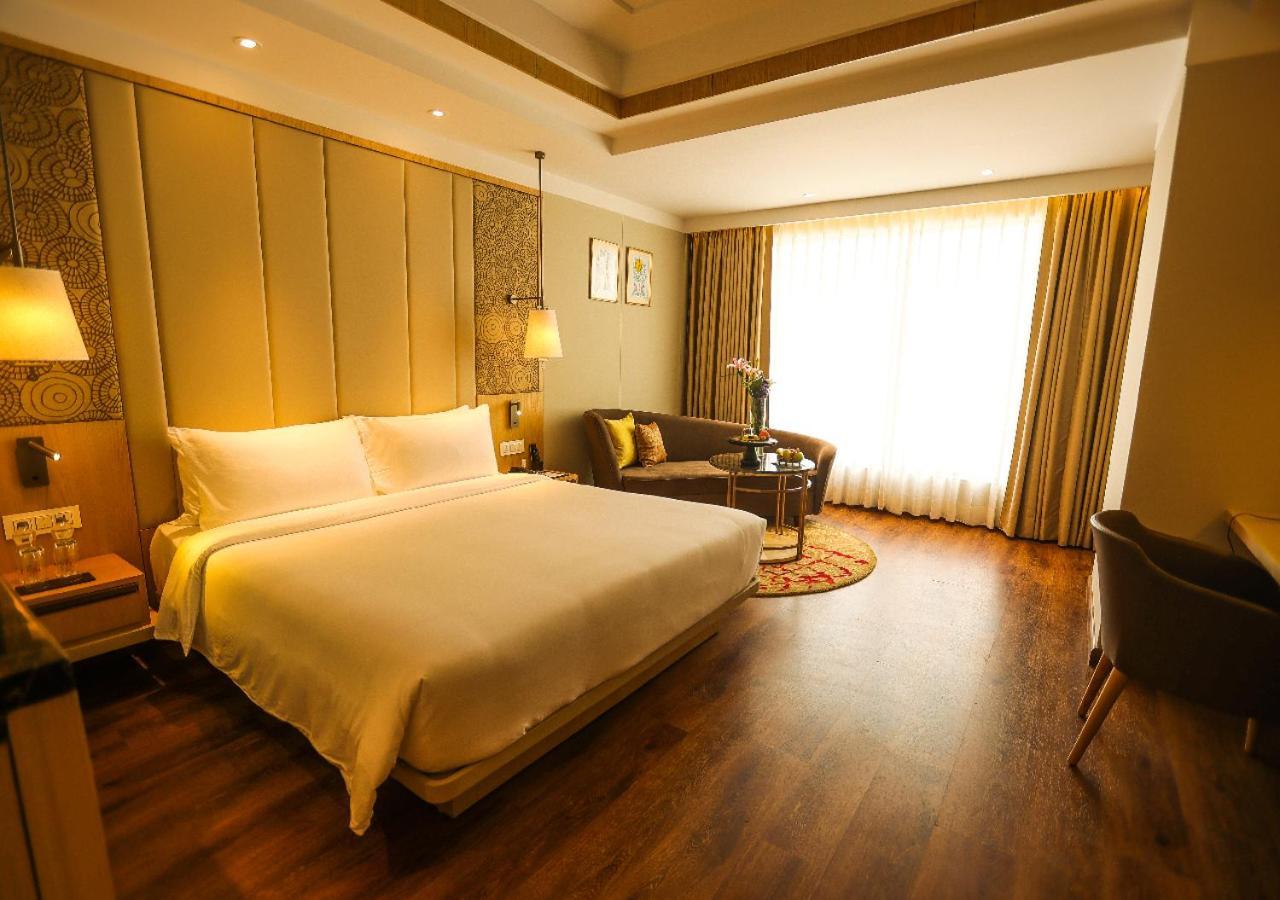 Radisson Bhopal Hotel Bagian luar foto