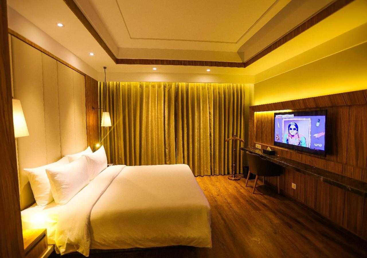Radisson Bhopal Hotel Bagian luar foto