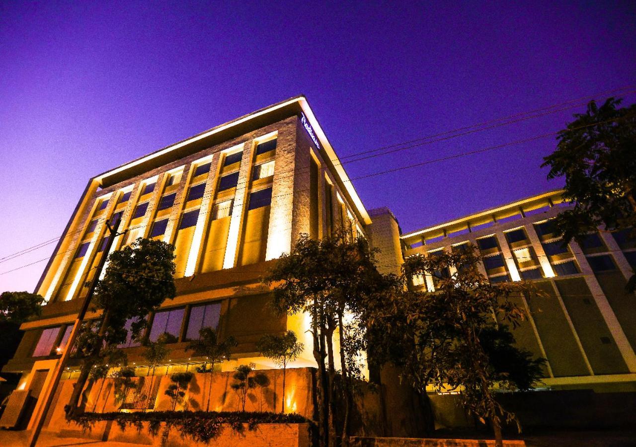 Radisson Bhopal Hotel Bagian luar foto
