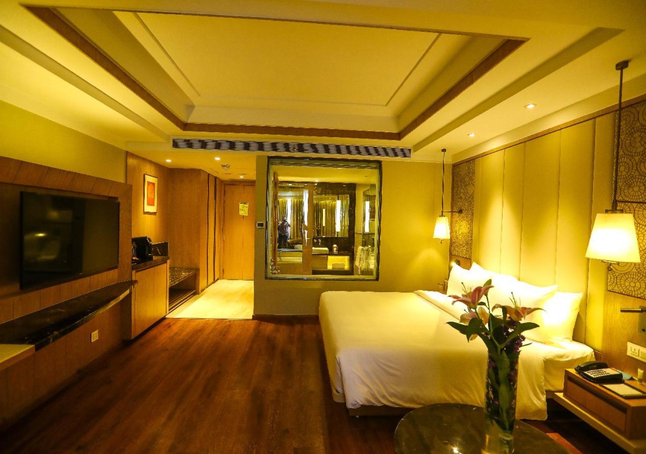 Radisson Bhopal Hotel Bagian luar foto