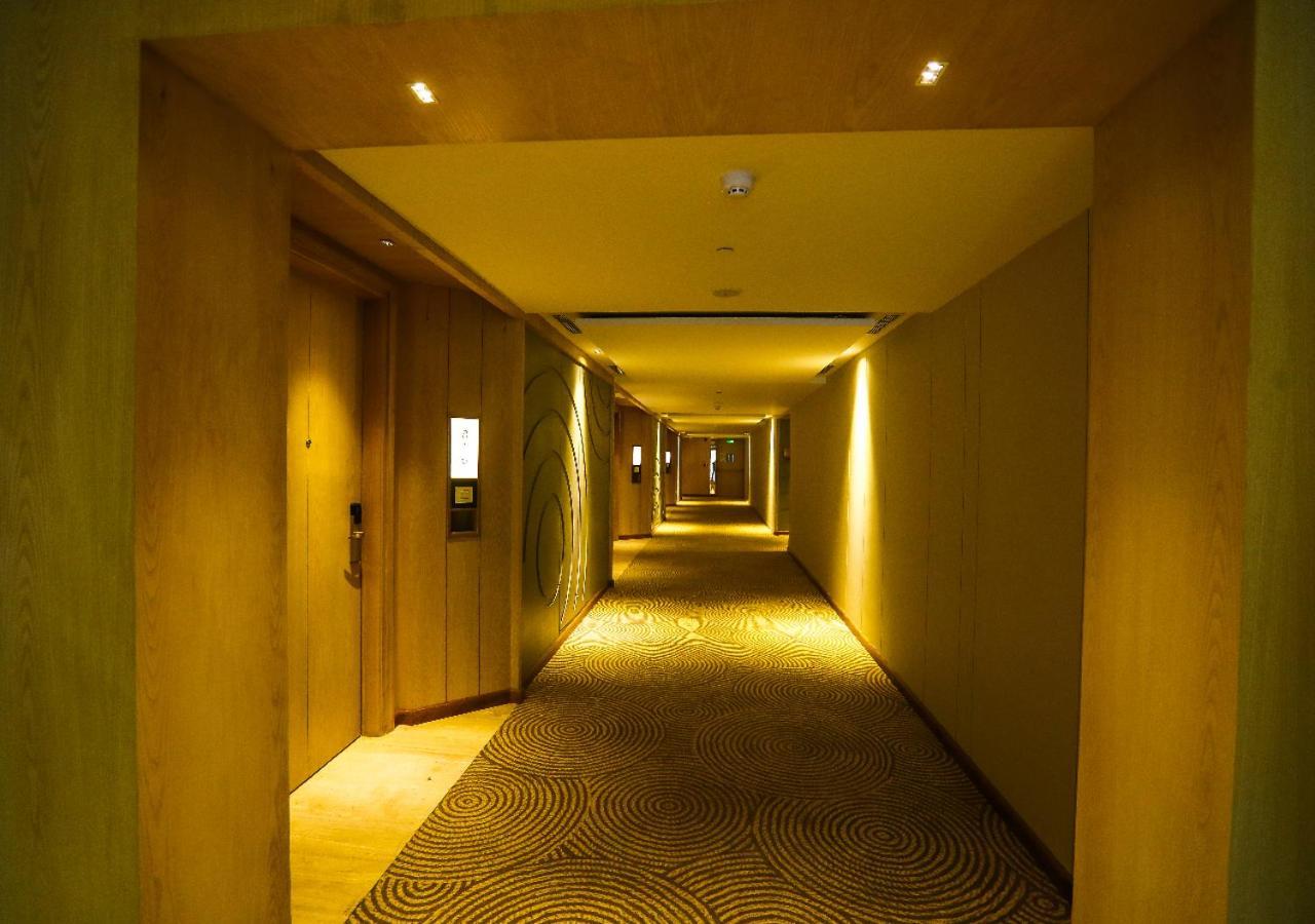 Radisson Bhopal Hotel Bagian luar foto