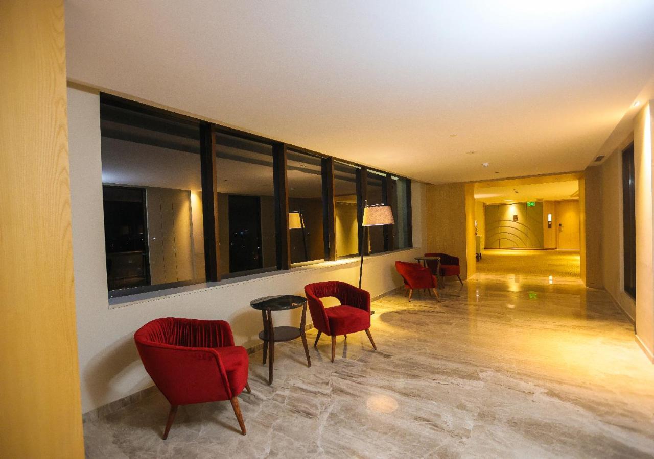 Radisson Bhopal Hotel Bagian luar foto