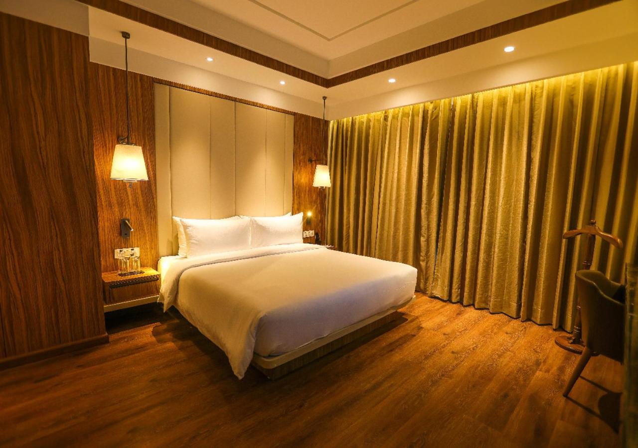Radisson Bhopal Hotel Bagian luar foto