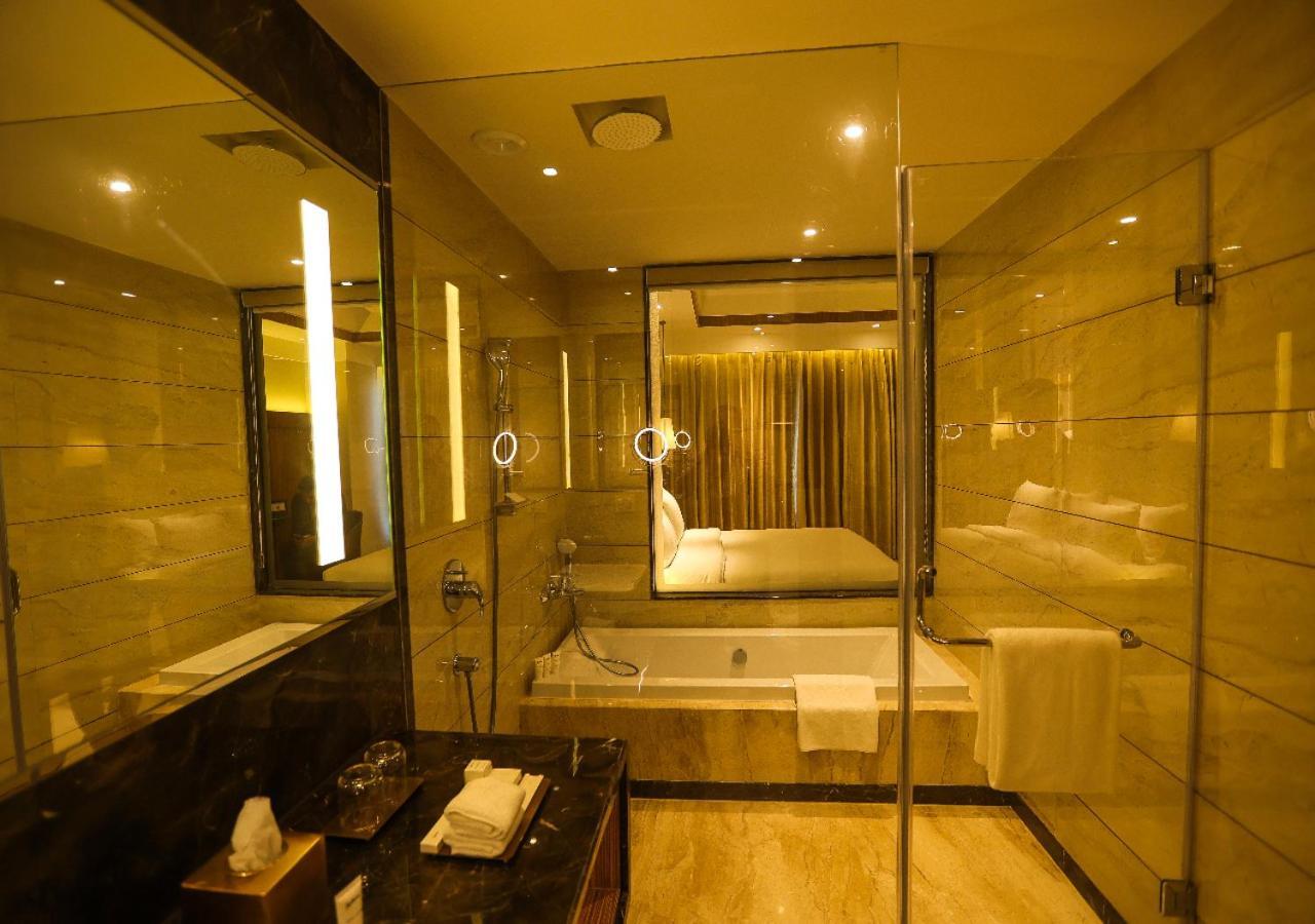 Radisson Bhopal Hotel Bagian luar foto