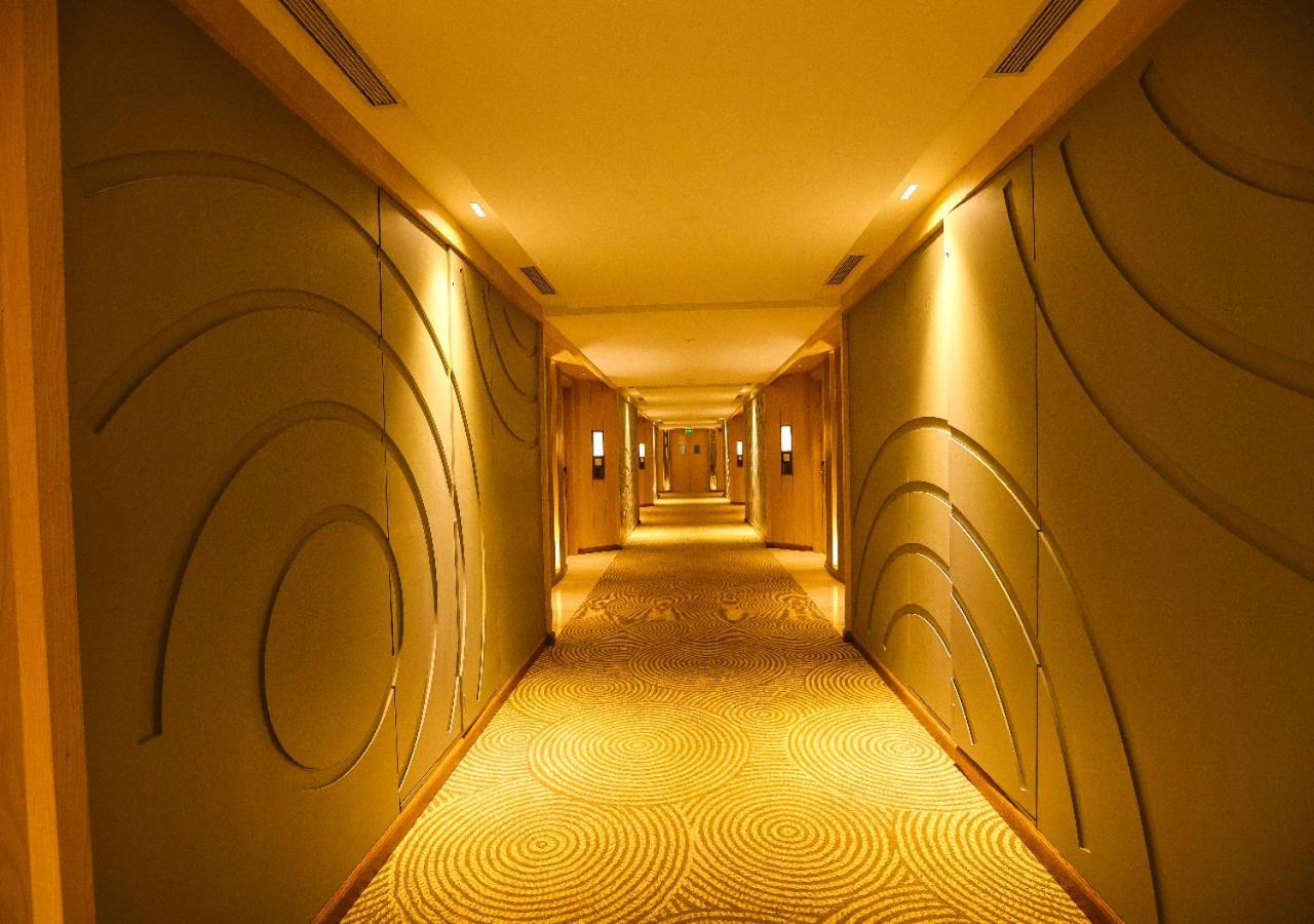 Radisson Bhopal Hotel Bagian luar foto
