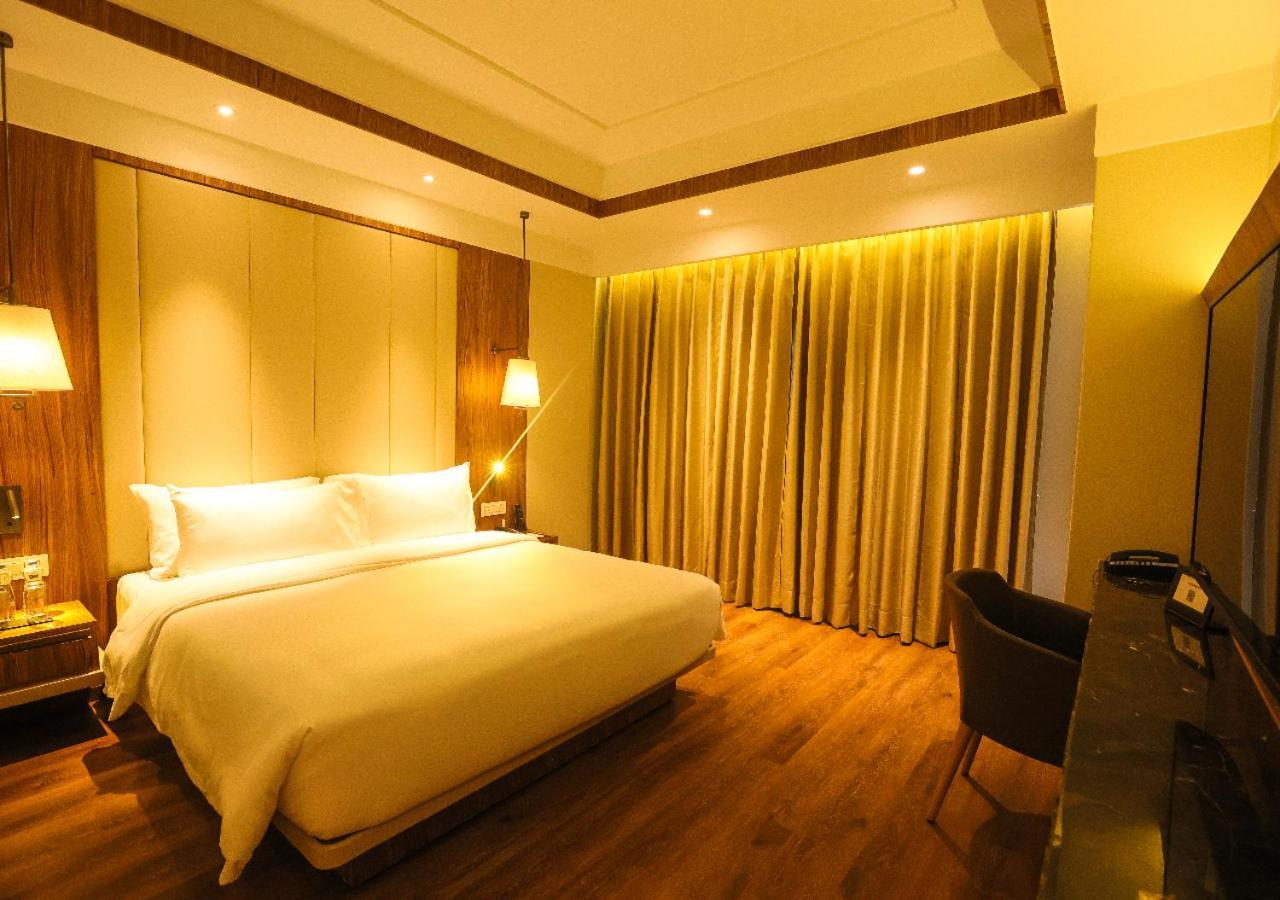 Radisson Bhopal Hotel Bagian luar foto